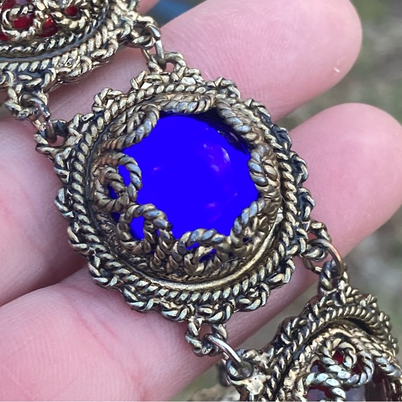 Incredible Vintage Lucite Bracelet! - Picture 7 of 12